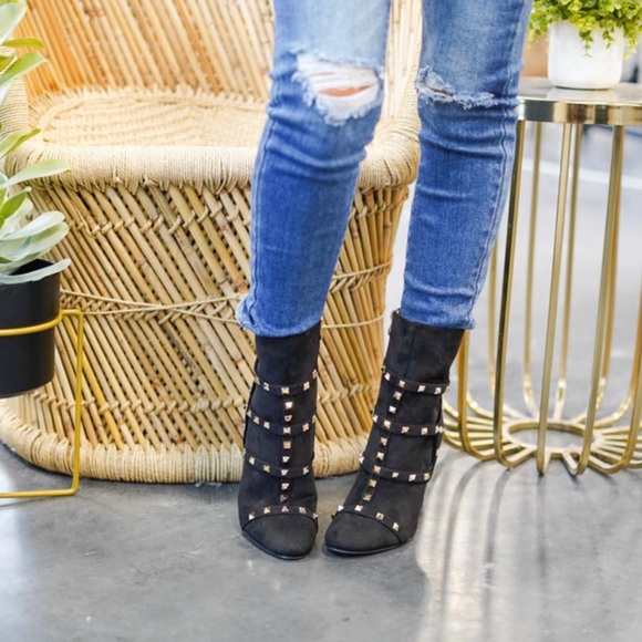NIB Black Studded Pointy Toe Stiletto Booties - Picture 2 of 5